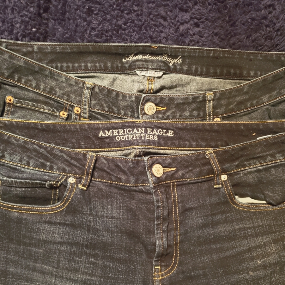 American Eagle Jeans 2 pair